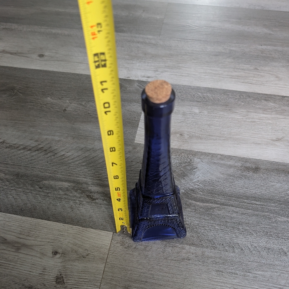 Vintage cobalt blue glass Eiffel Tower bottle or bud vase - Picture 5 of 5